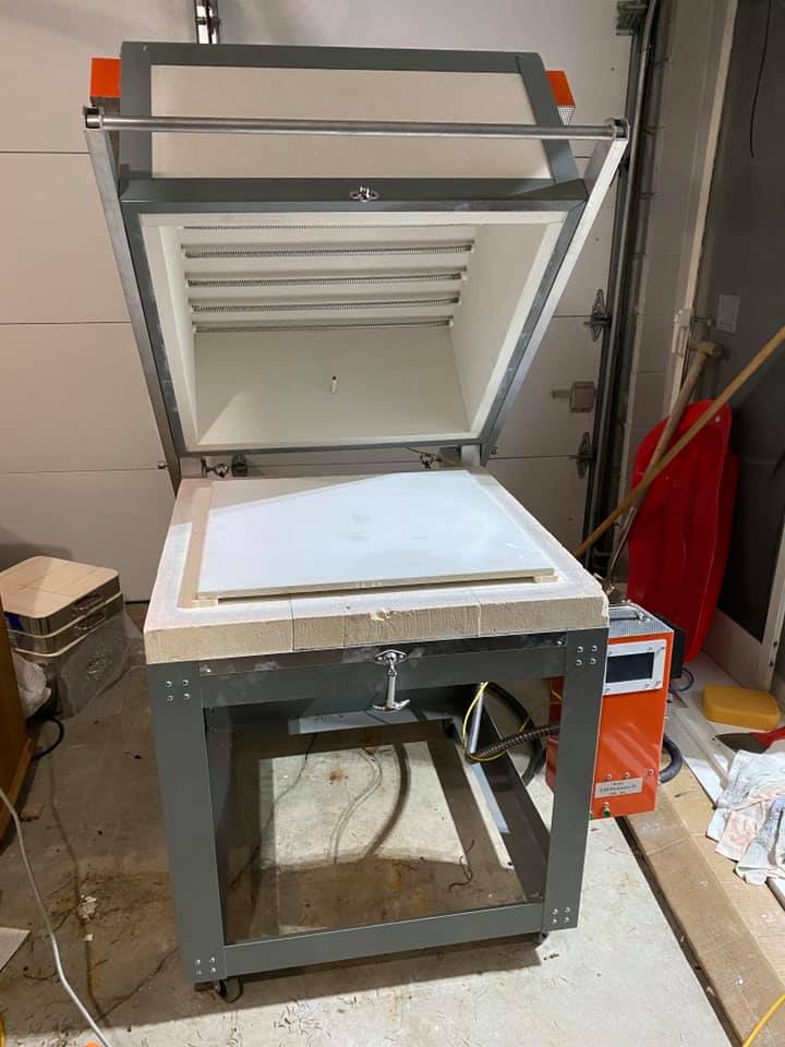 Glass kiln